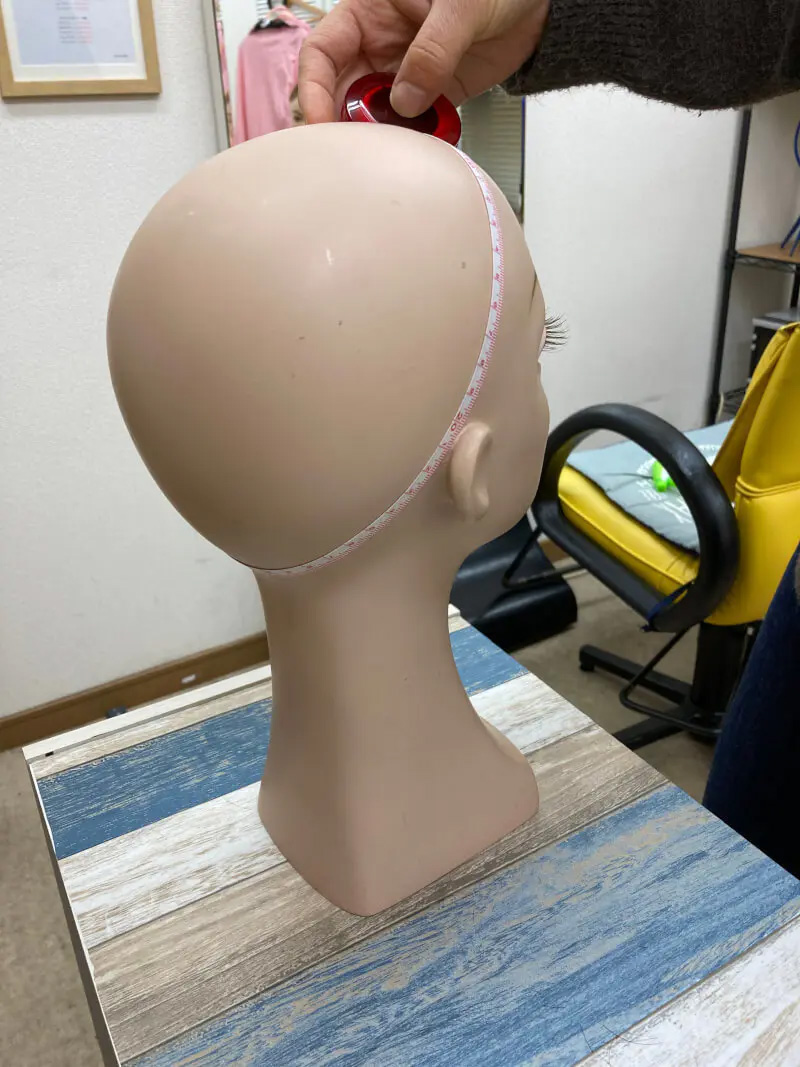 医療用ウィッグ/頭周りのサイズを測る2 医療用ウィッグ/頭周りのサイズを測る2