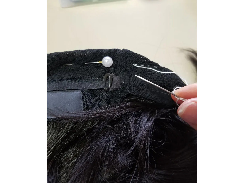 医療用ウィッグ/両端をハサミで切り目 医療用ウィッグ/両端をハサミで切り目