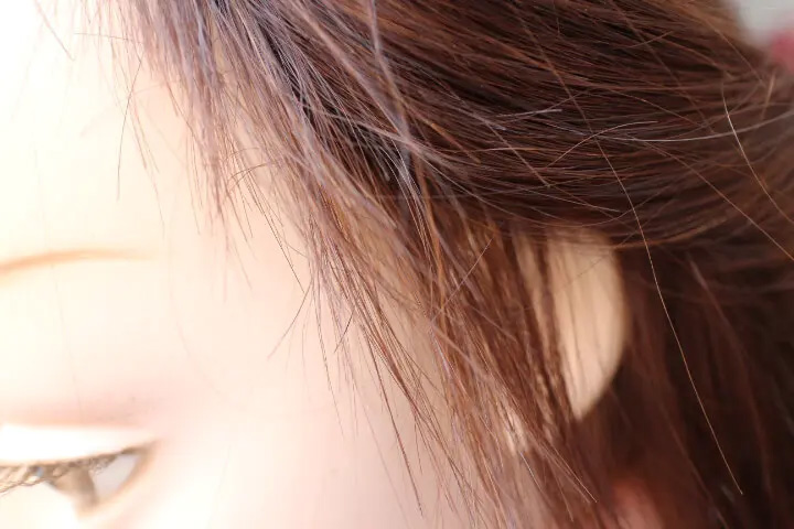 ヘアピースの前髪/調整
